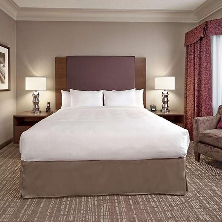 Doubletree By Hilton West Edmonton Hotel Ngoại thất bức ảnh