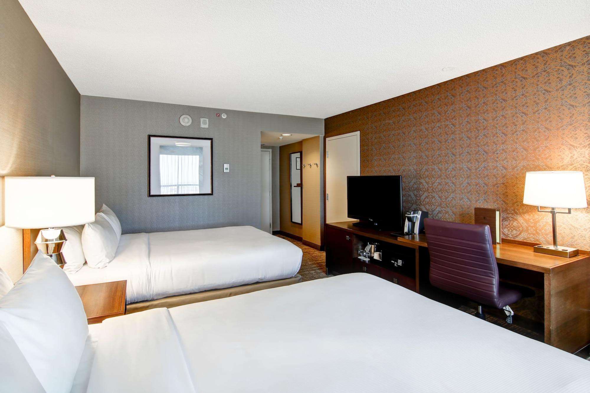 Doubletree By Hilton West Edmonton Hotel Ngoại thất bức ảnh
