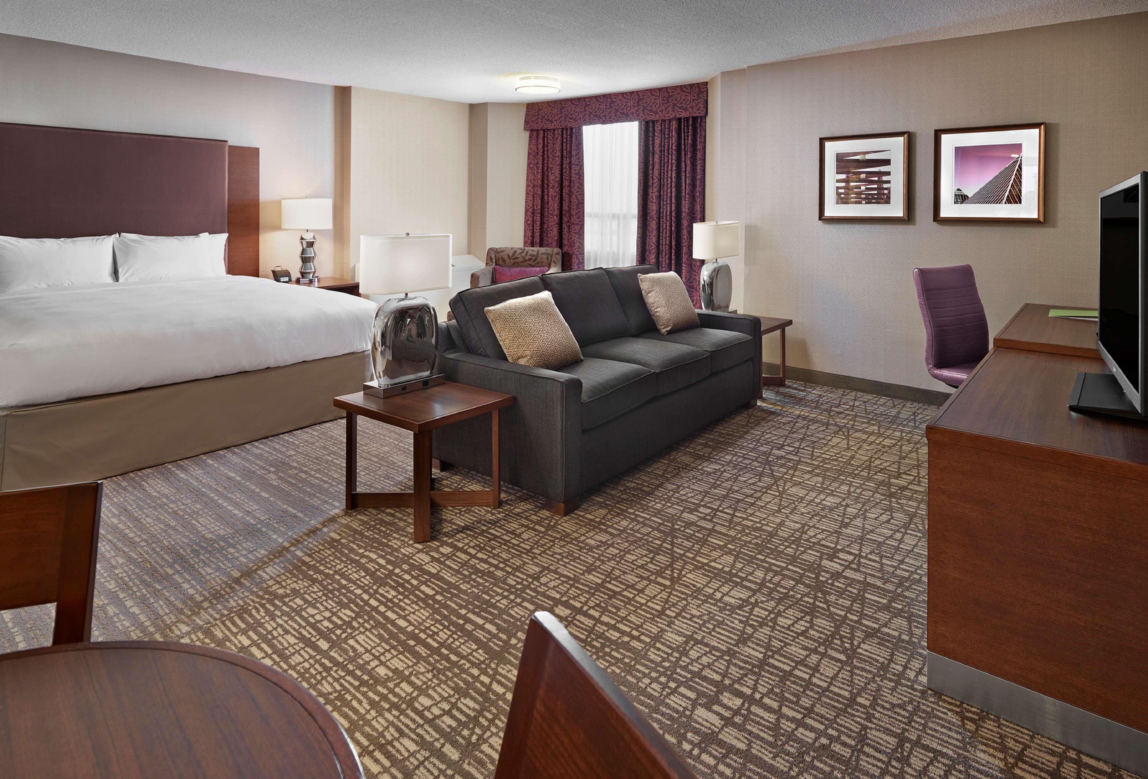 Doubletree By Hilton West Edmonton Hotel Ngoại thất bức ảnh