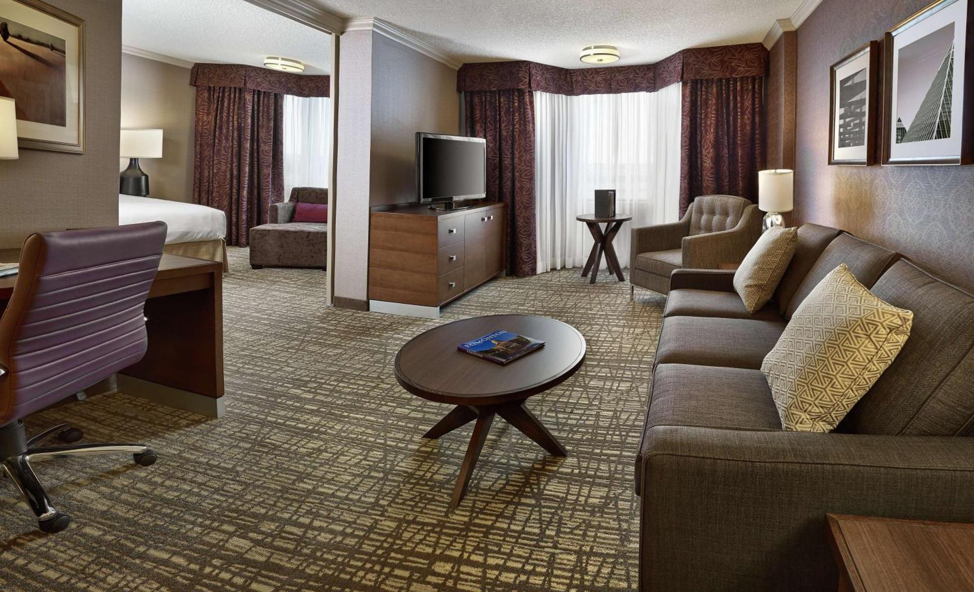 Doubletree By Hilton West Edmonton Hotel Ngoại thất bức ảnh