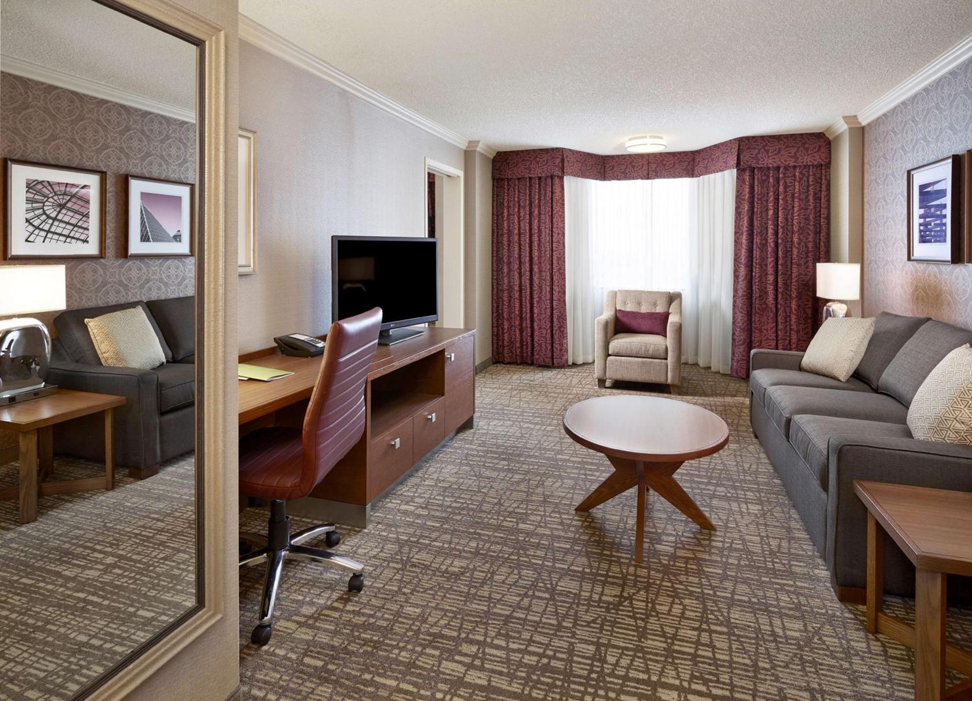 Doubletree By Hilton West Edmonton Hotel Ngoại thất bức ảnh