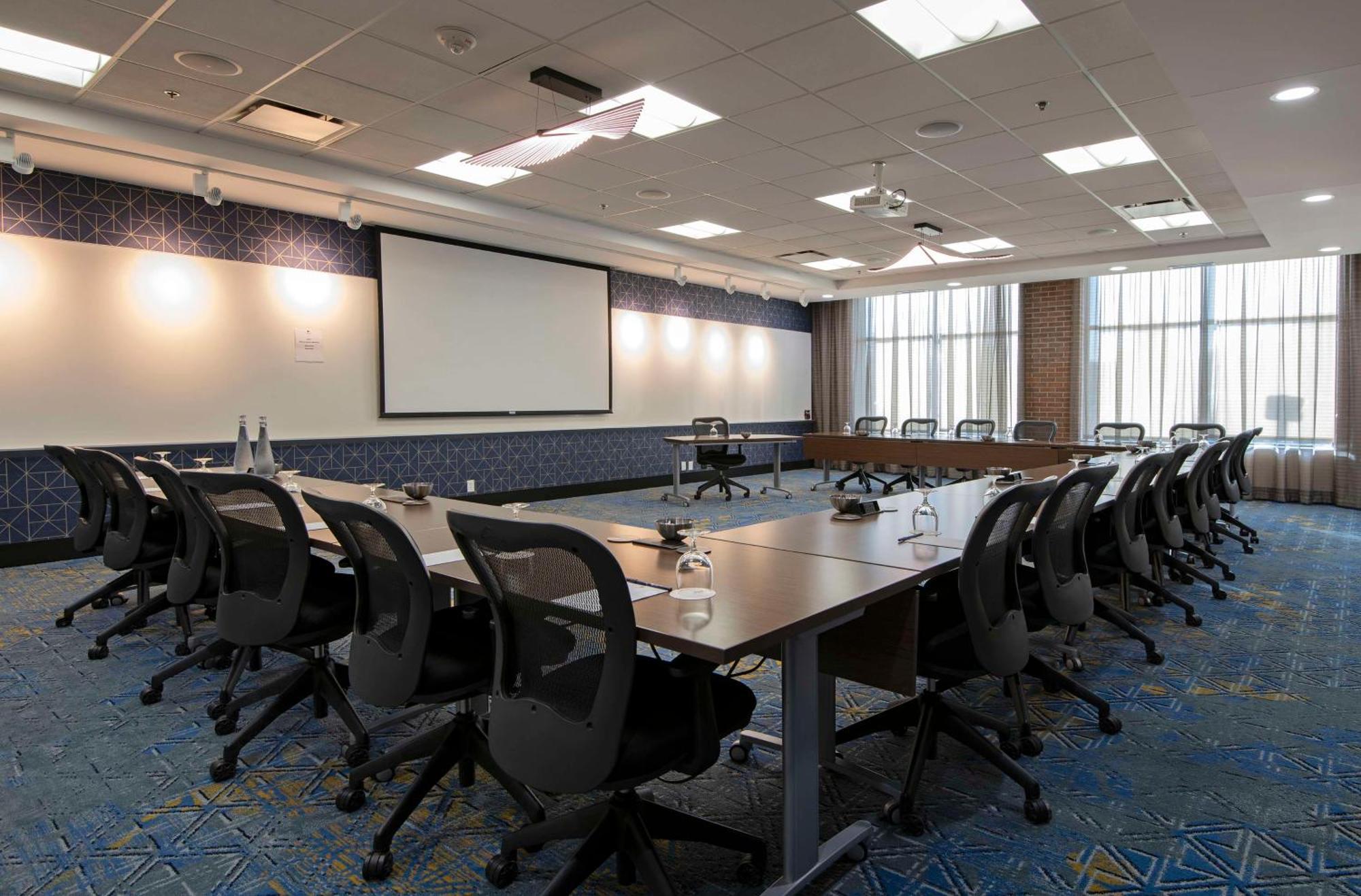 Doubletree By Hilton West Edmonton Hotel Ngoại thất bức ảnh