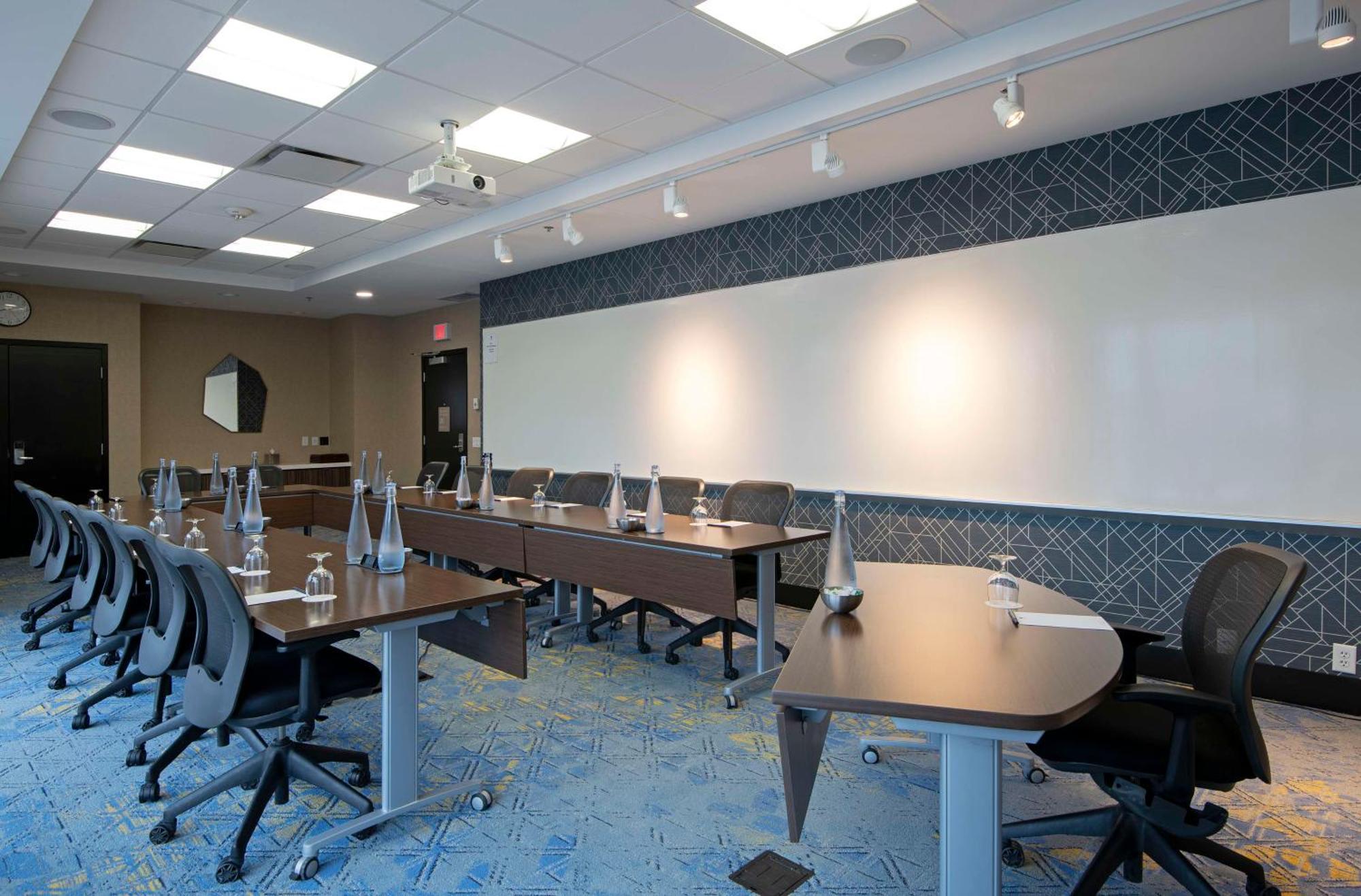 Doubletree By Hilton West Edmonton Hotel Ngoại thất bức ảnh