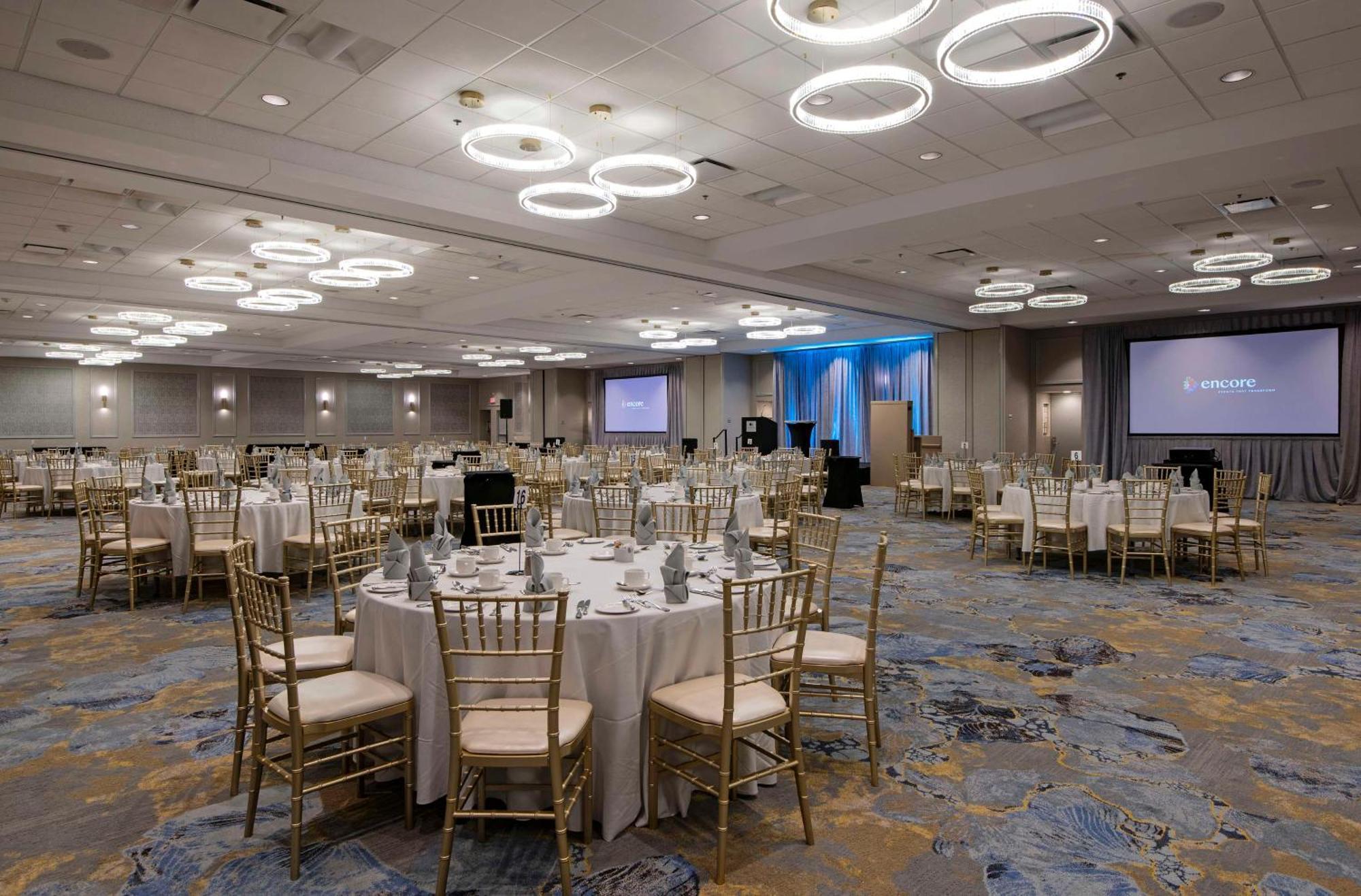 Doubletree By Hilton West Edmonton Hotel Ngoại thất bức ảnh