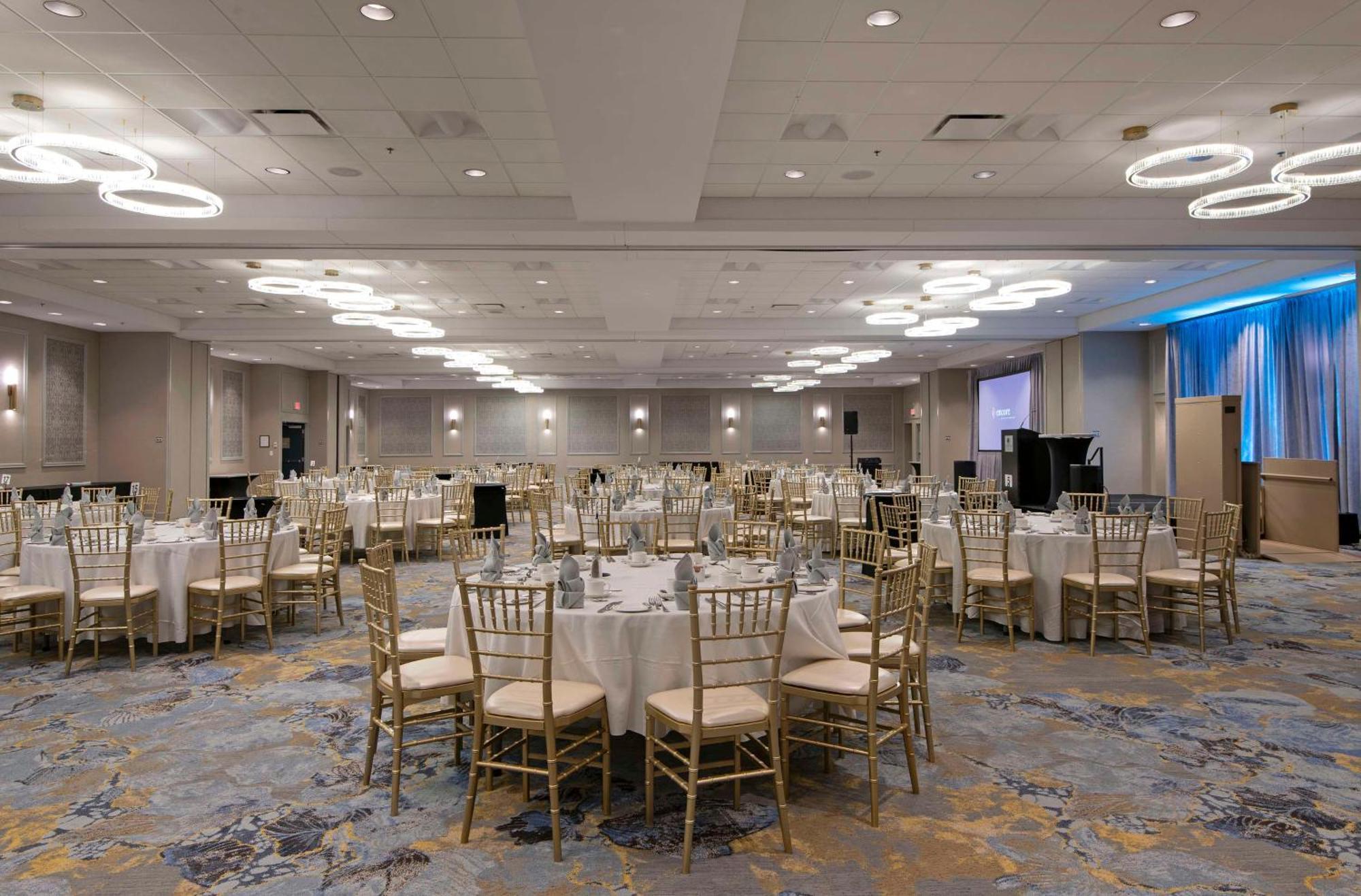 Doubletree By Hilton West Edmonton Hotel Ngoại thất bức ảnh