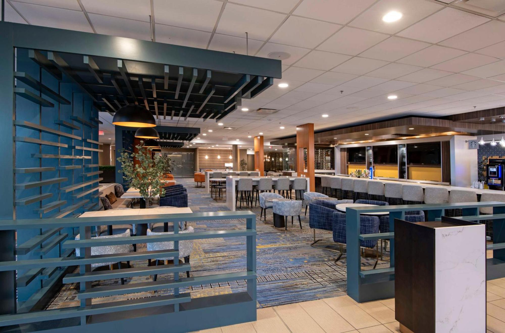 Doubletree By Hilton West Edmonton Hotel Ngoại thất bức ảnh