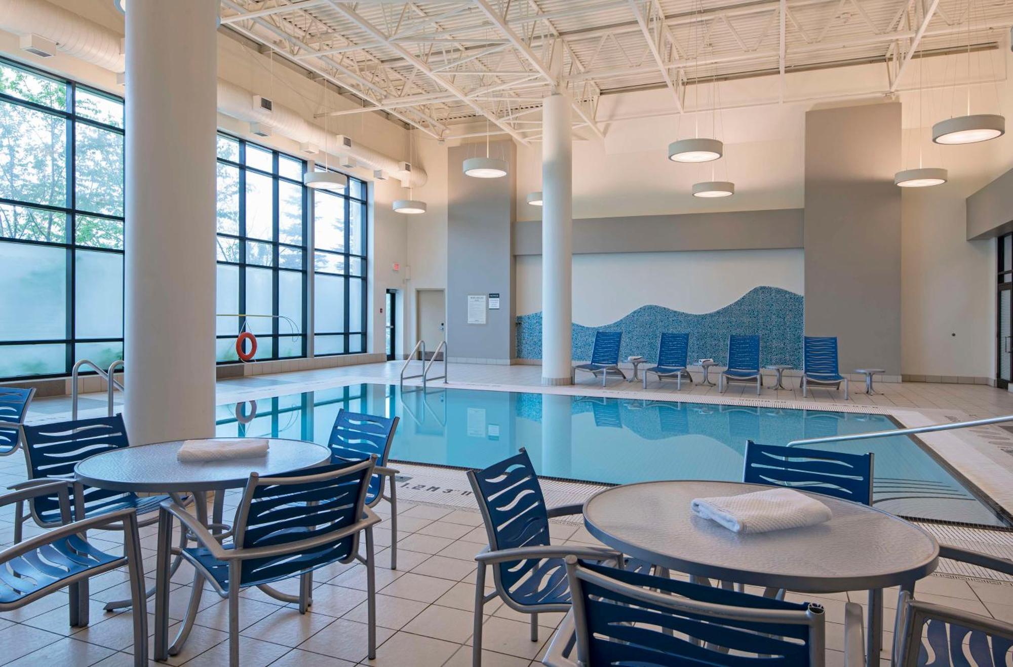 Doubletree By Hilton West Edmonton Hotel Ngoại thất bức ảnh