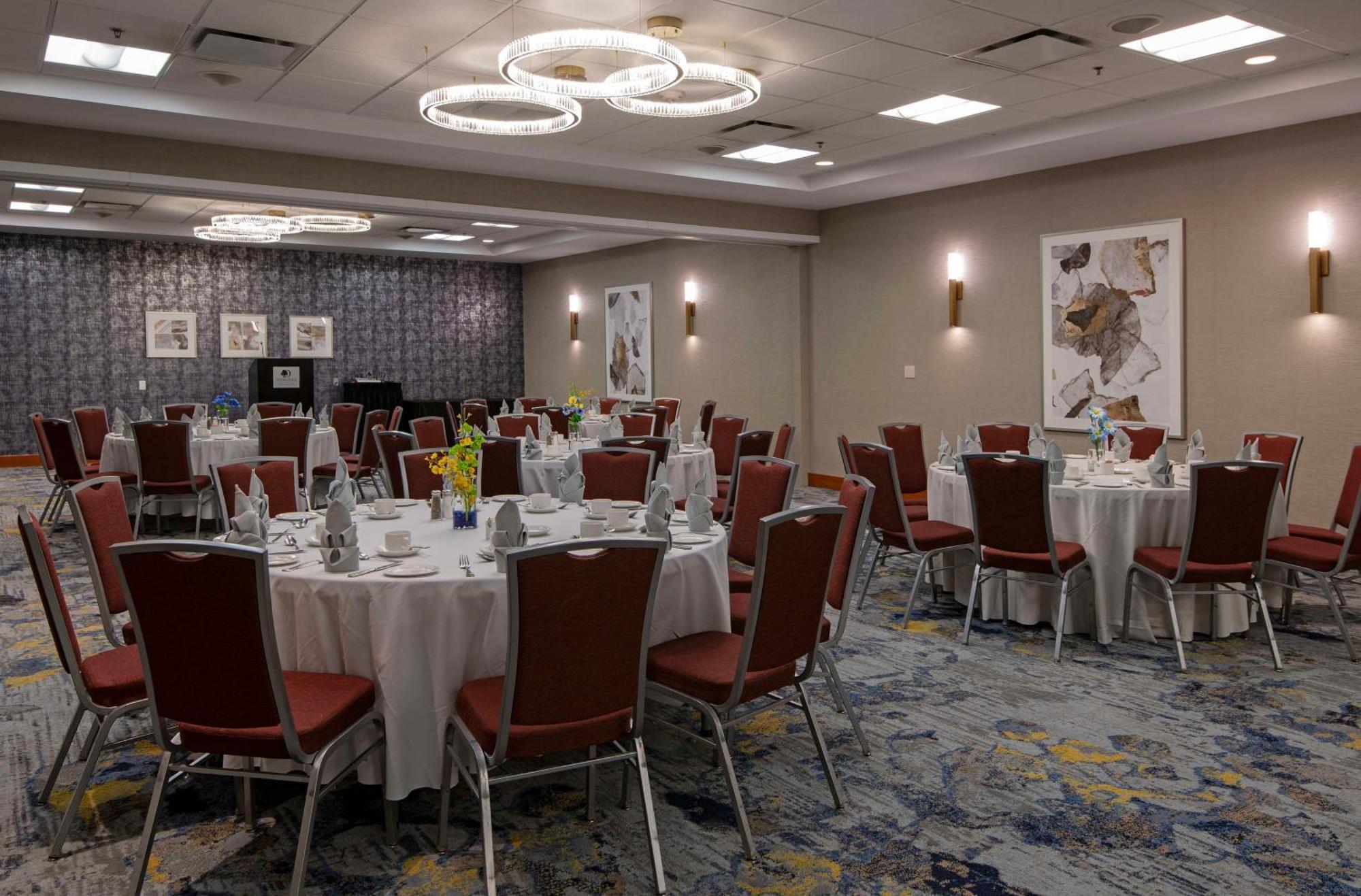Doubletree By Hilton West Edmonton Hotel Ngoại thất bức ảnh