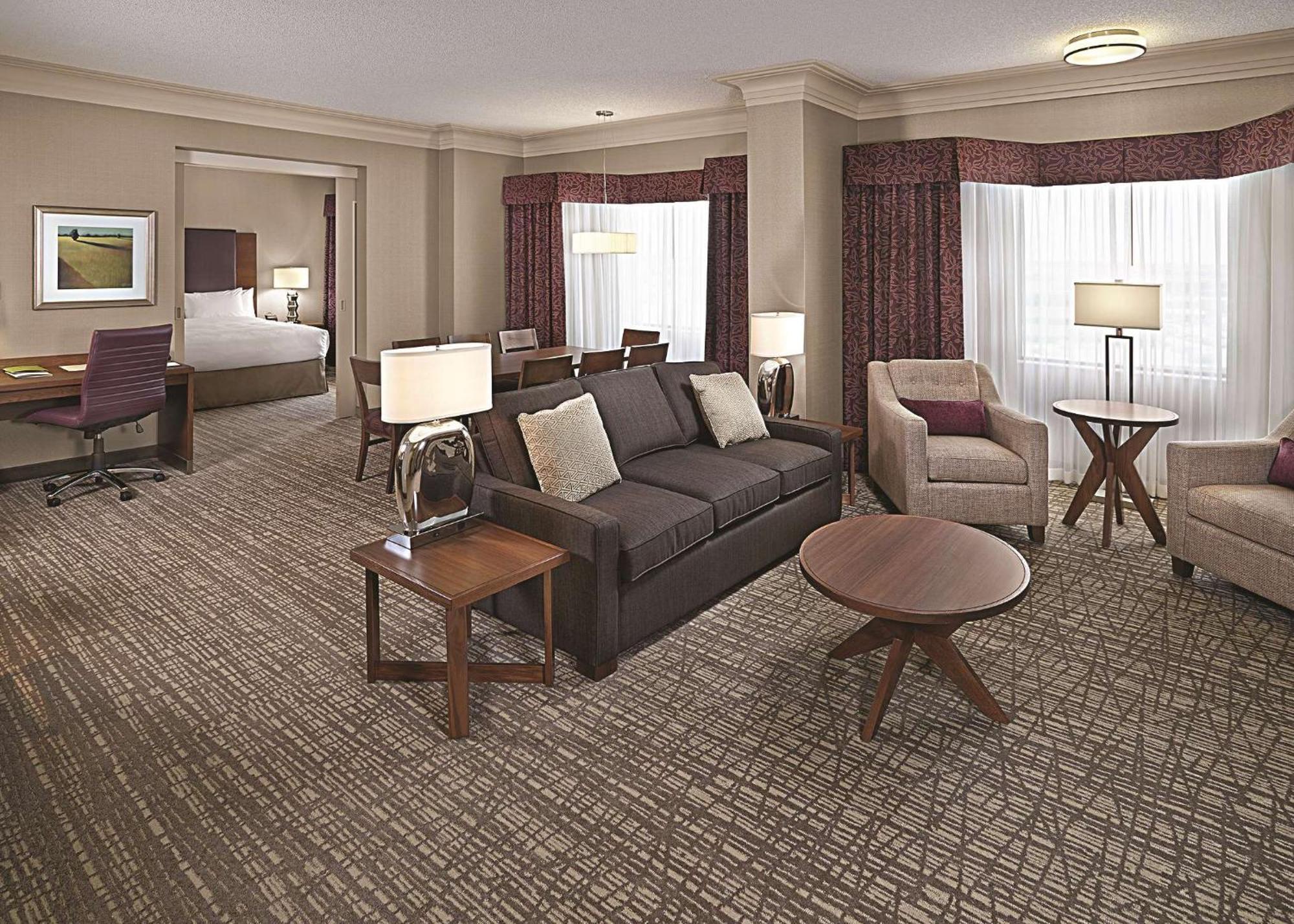 Doubletree By Hilton West Edmonton Hotel Ngoại thất bức ảnh