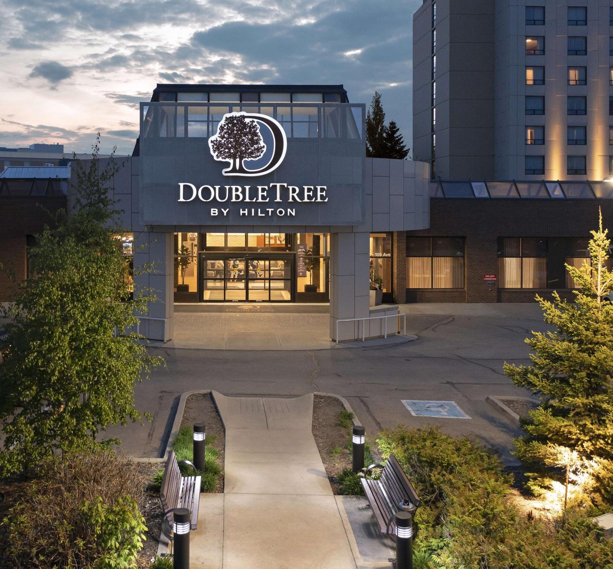 Doubletree By Hilton West Edmonton Hotel Ngoại thất bức ảnh
